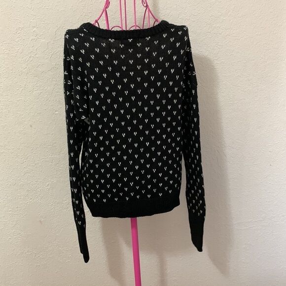 SO Black and white sweater size XL - Picture 4 of 16